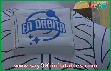 Inflatable Advertising Characters 4m Oxford Cloth Outdoor Holiday Inflatables White Spaceman For Advertising